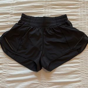 Black  Lululemon Hotty Hot 2.5 inch inseam shorts